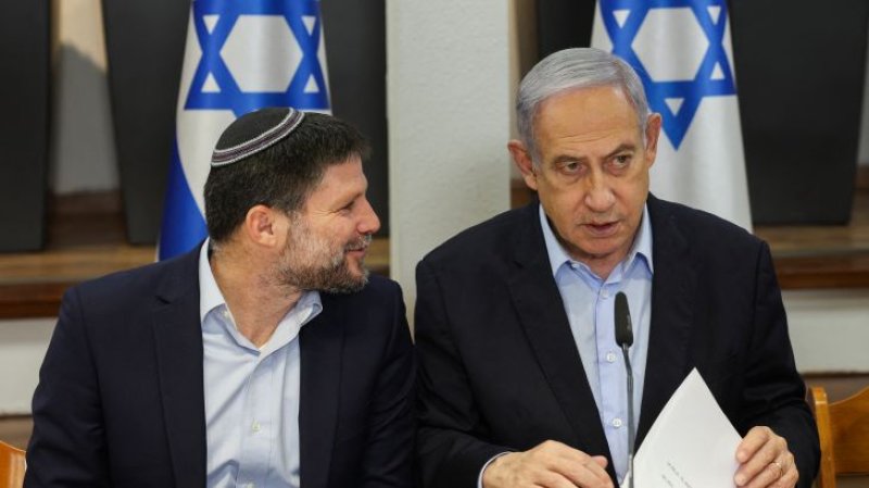 Israel&rsquo;s Netanyahu dissolves war cabinet