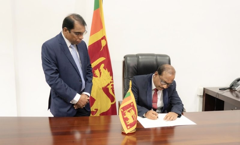 Sports and Youth Affairs Minister assumes Duties 