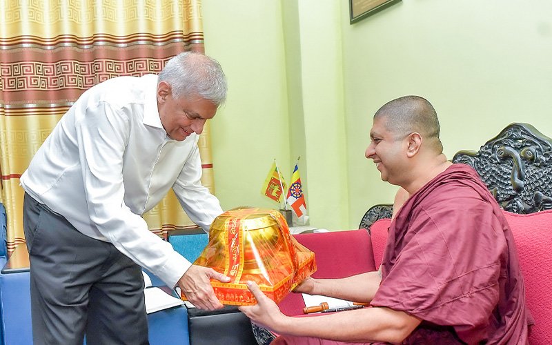 President attends religious observances at Sri Naga Vihara