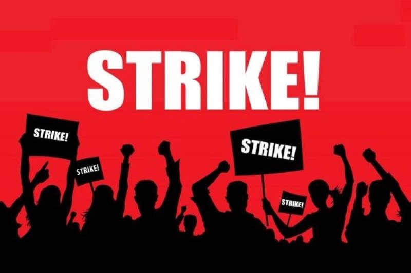 University non-academic staff ends strike