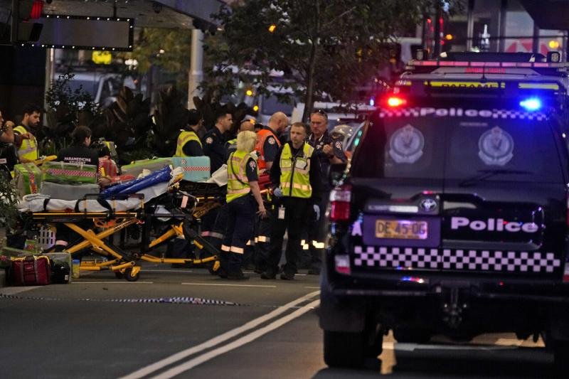 Six dead in mass stabbing at Sydney shopping center