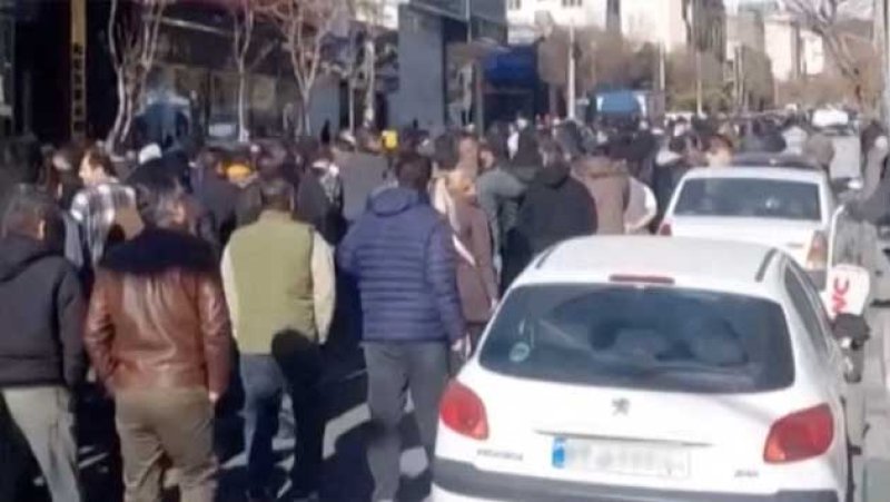 Trump warns US will intervene if Iran kills protesters