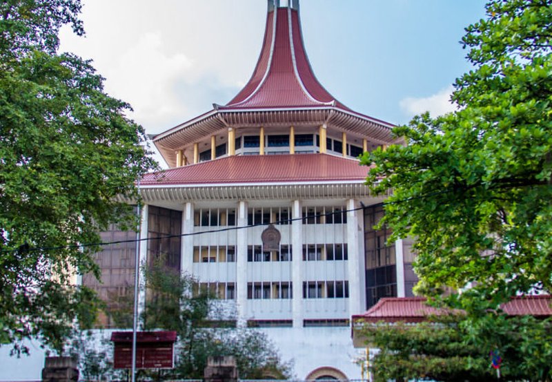 SC suspends lawyer for chewing case documents