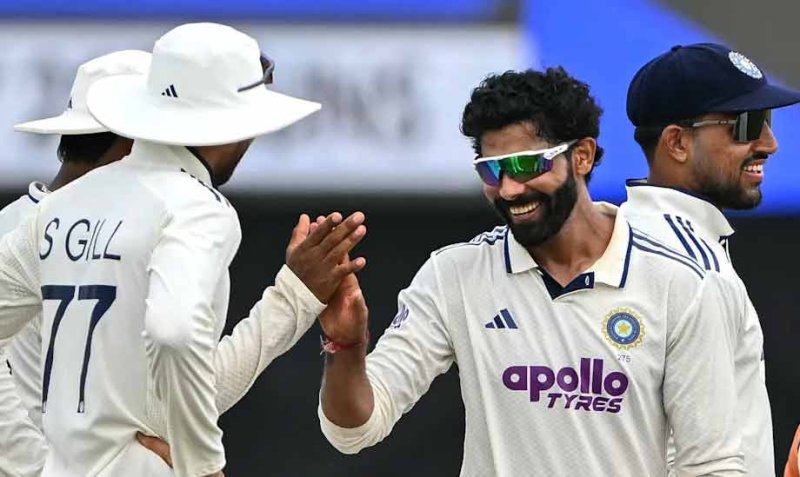 India hold advantage despite Sri Lanka fightback