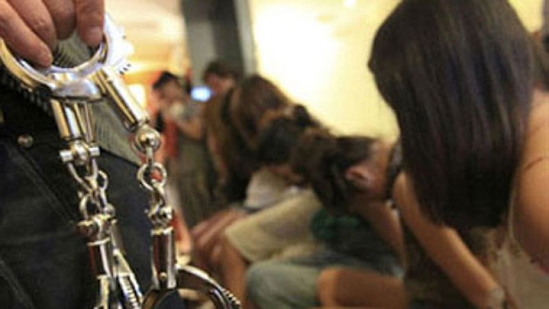10 foreign women arrested in Kollupitiya brothel raid