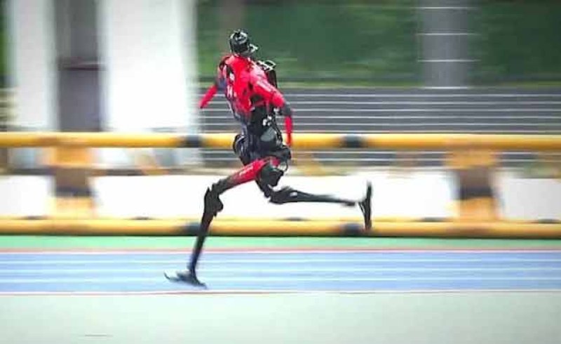 Chinese robot trains to break Usain Bolt's 100m world record