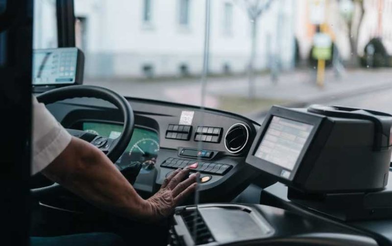AI takes the wheel in Sri Lanka&rsquo;s private buses