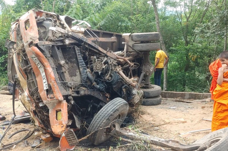 Lorry accident in Soranathota claims four lives 