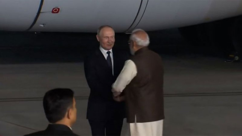 Putin arrives in India for summit talks with PM Modi
