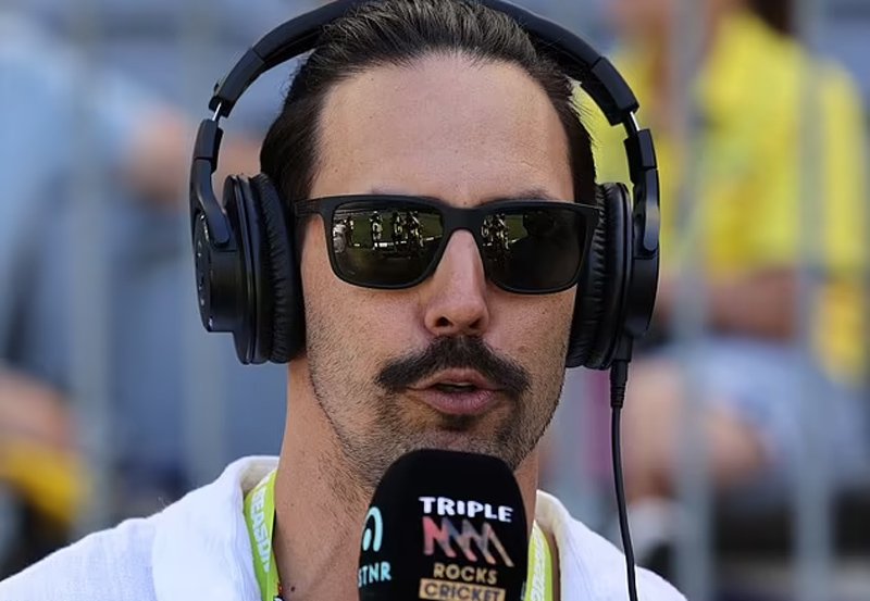 Mitchell Johnson sacked over David Warner column