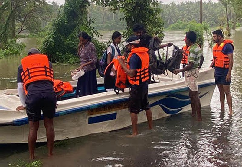 Navy mobilize relief teams for flood victims  