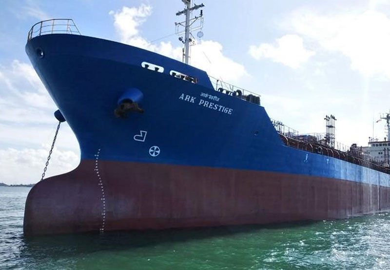 Tanker master barred from leaving Sri Lanka in spill probe