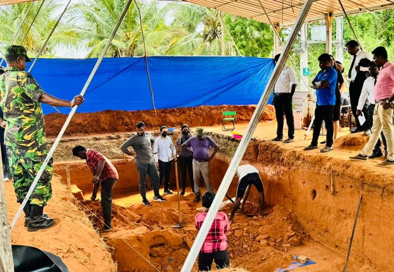 UN team inspects Kokkutuduvai mass grave excavations