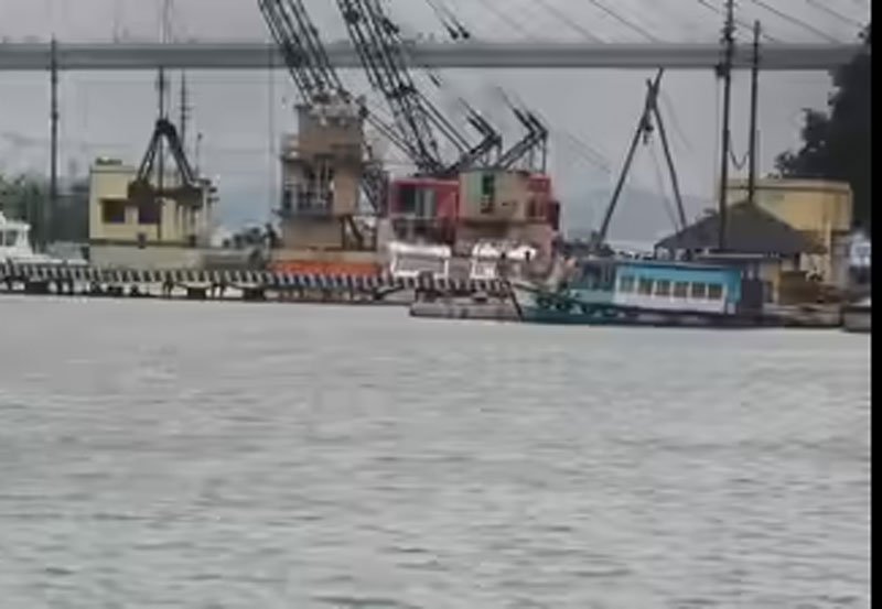 Lankan sailor falls off ship in Hooghly, body found