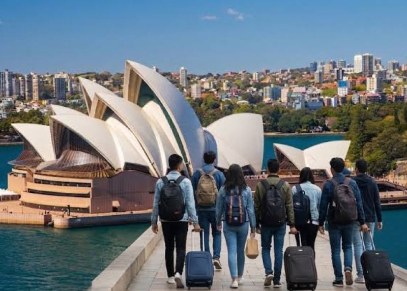 Australia to restrict foreign students bringing families