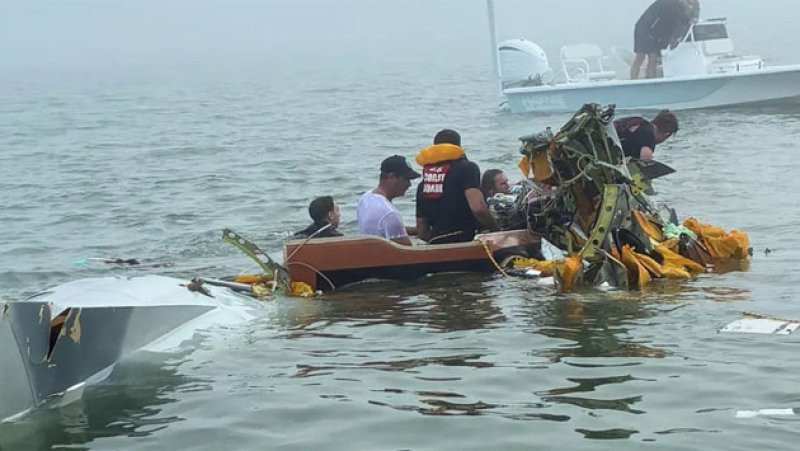 Five dead after plane crashes in Texas