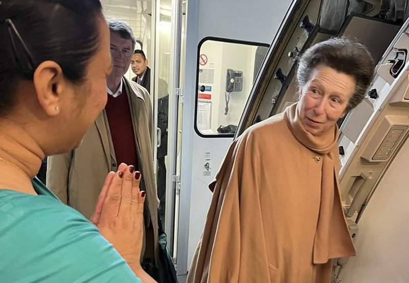 Princess Anne takes SriLankan flight to visit to Sri Lanka