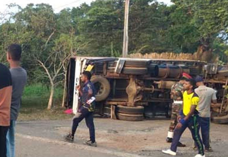 Accident in Kilinochchi leaves 6 including soldier injured