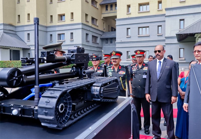 China donates special explosive disposal equipment to Army