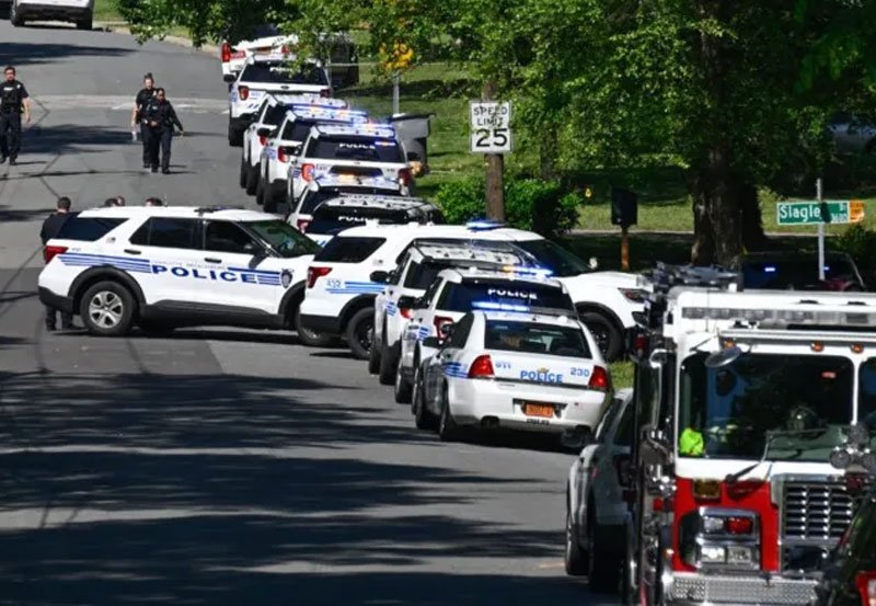 4 officers killed, 4 hurt during east Charlotte standoff