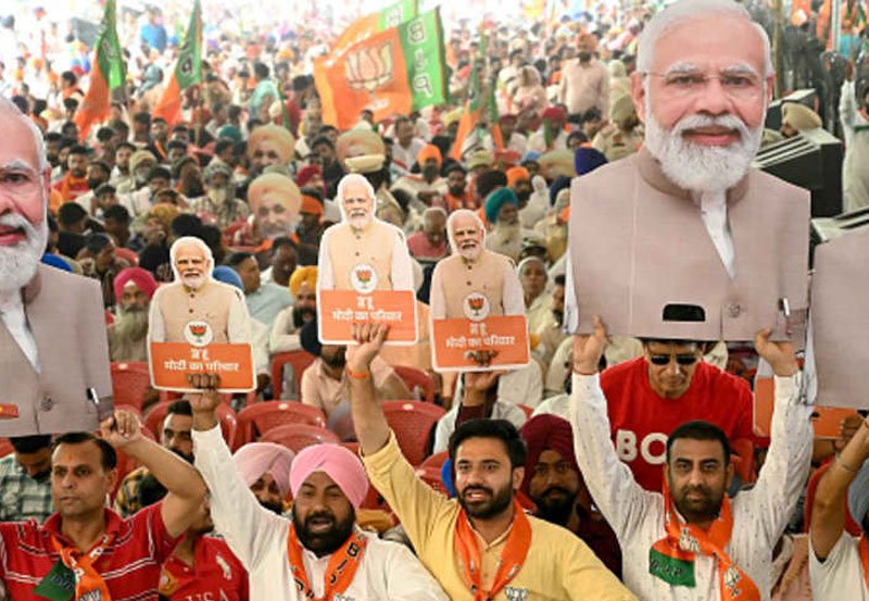 India decides: BJP alliance leads, opposition fights on