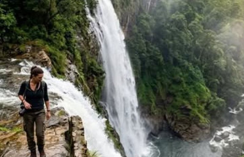 Italian lady dies while taking photos at Ella waterfall