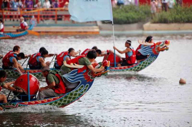 China to donate two dragon boats to Sri Lanka  