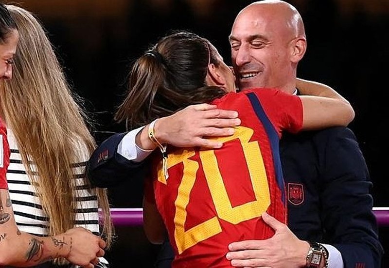 Judge proposes Rubiales trial for World Cup kiss