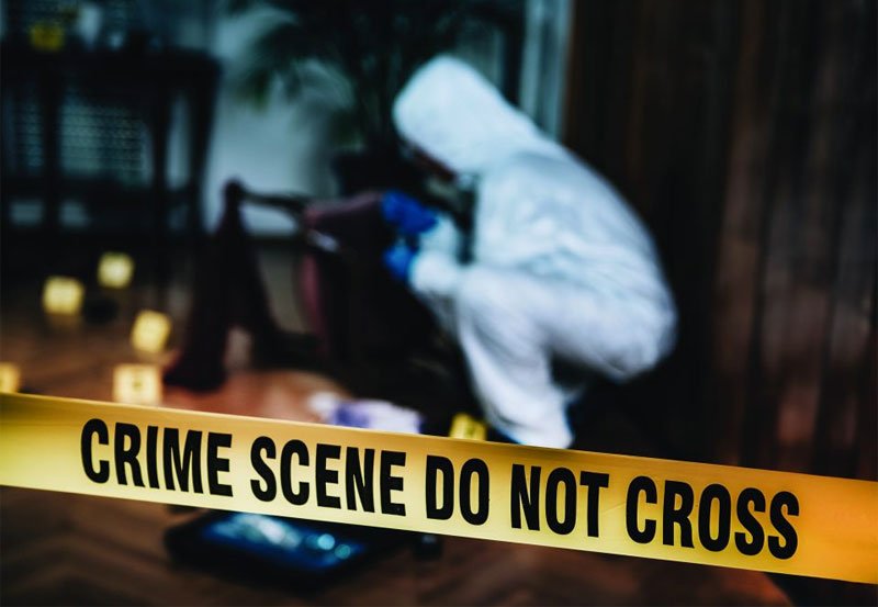 Couple found dead in Pothuvil guest house