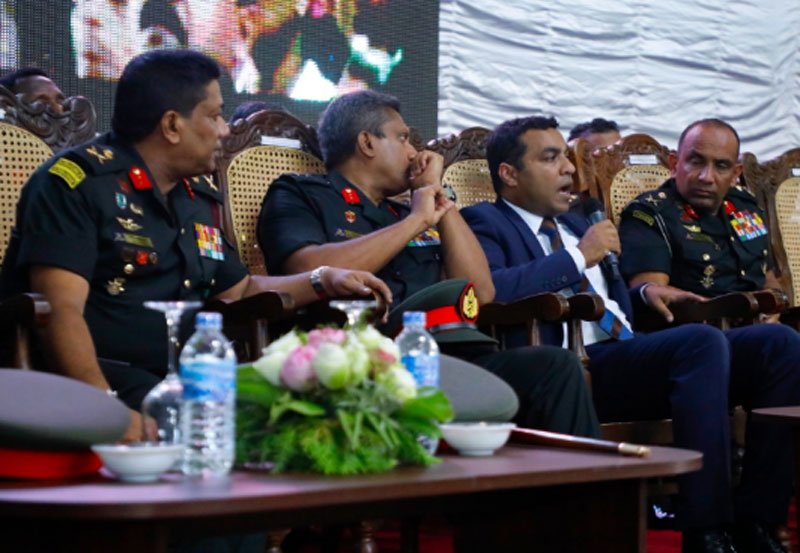 Minister pledges preferential assistance to war heroes' fam