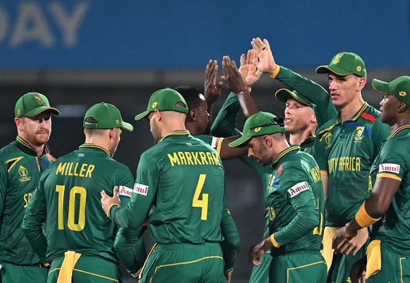 South Africa defeats Sri Lanka by 102 runs