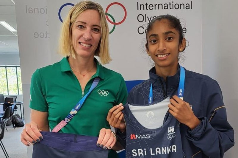 Tharushi Karunarathna donates sprint kit to IOC museum