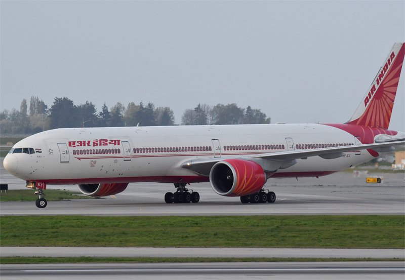 Gold parcel mistaken for bomb halts Air India flight