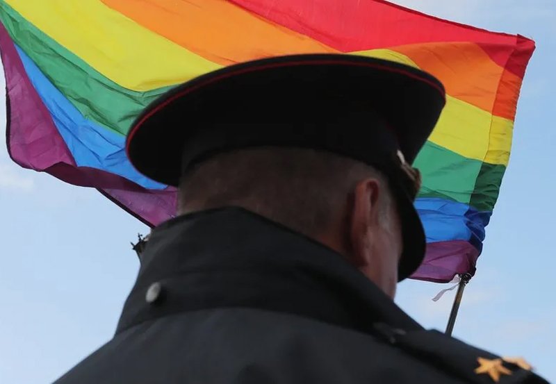Russian court bans 'LGBT movement'