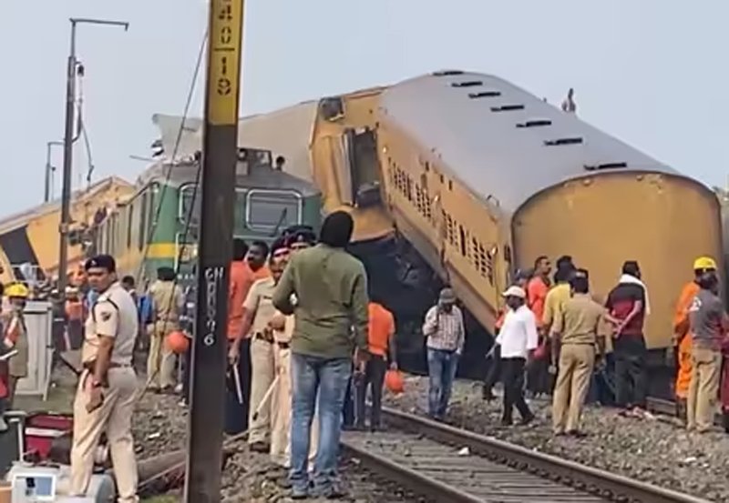 Andhra train accident kills 13