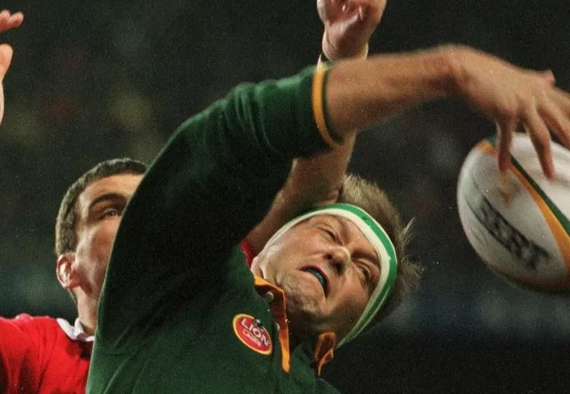 Ex-South Africa rugby star dies in car crash