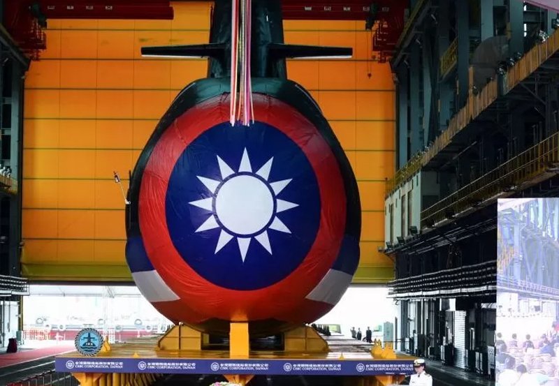 Taiwan unveils new submarine to fend off China