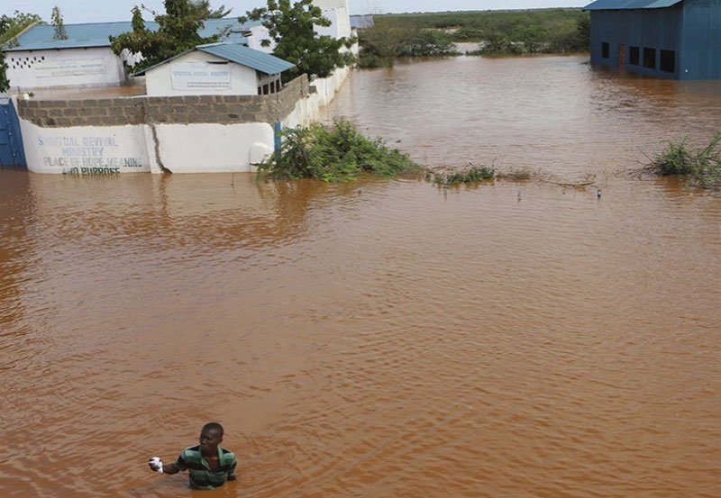 At least 40 die in western Kenya after dam collapses
