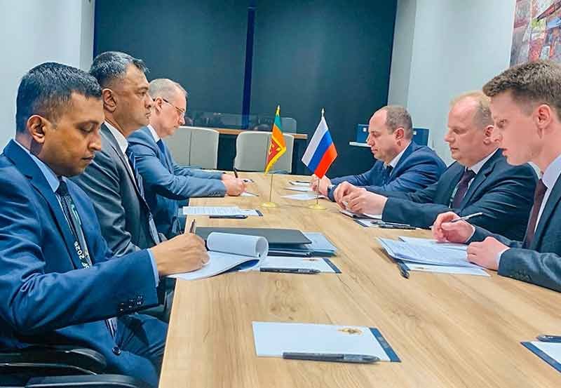 Sri Lanka and Russia discuss stronger military cooperation