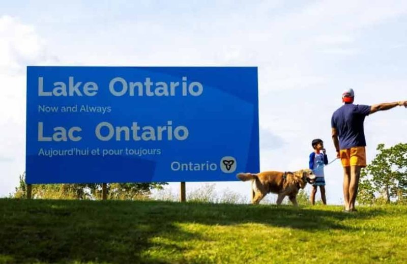 Canada installs large Lake Ontario sign in latest jab at US