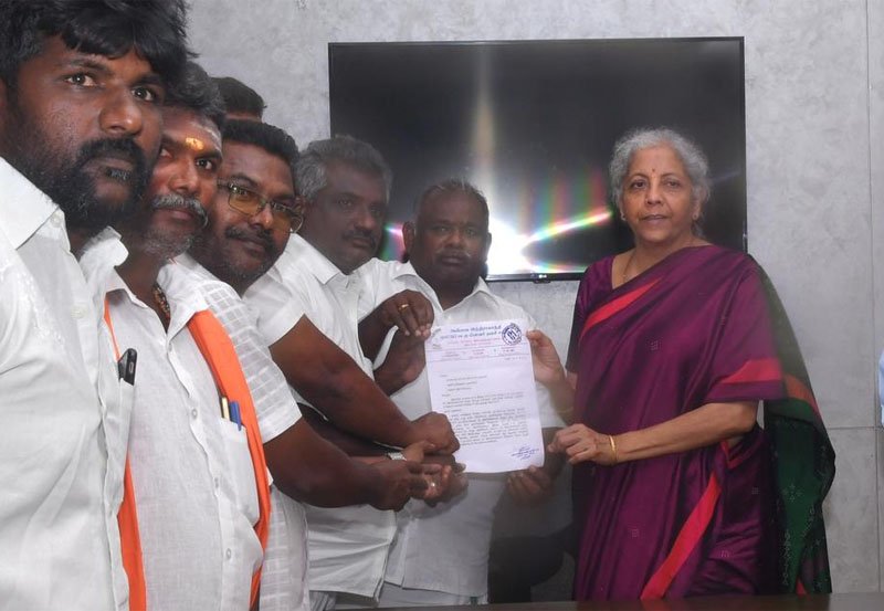 Fishermen held by SL Navy freed after Minister's intervene