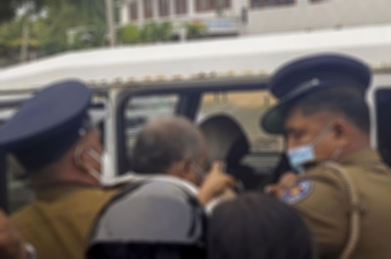 Four arrested in Homagama for attempting release suspect 