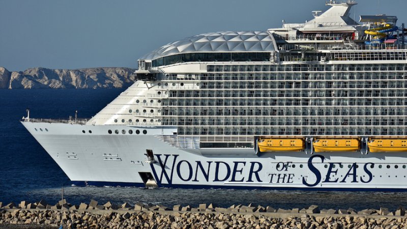  Passenger on world's largest cruise ship goes overboard