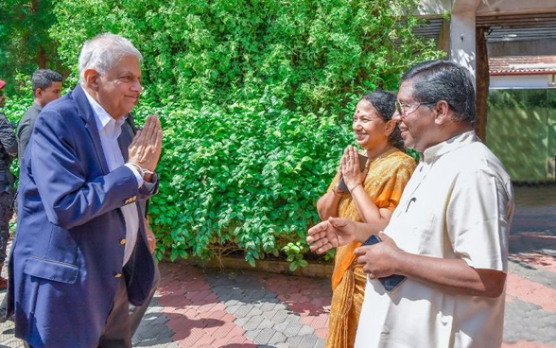 President meets with the staff of &lsquo;Udayan&rsquo; Newspaper