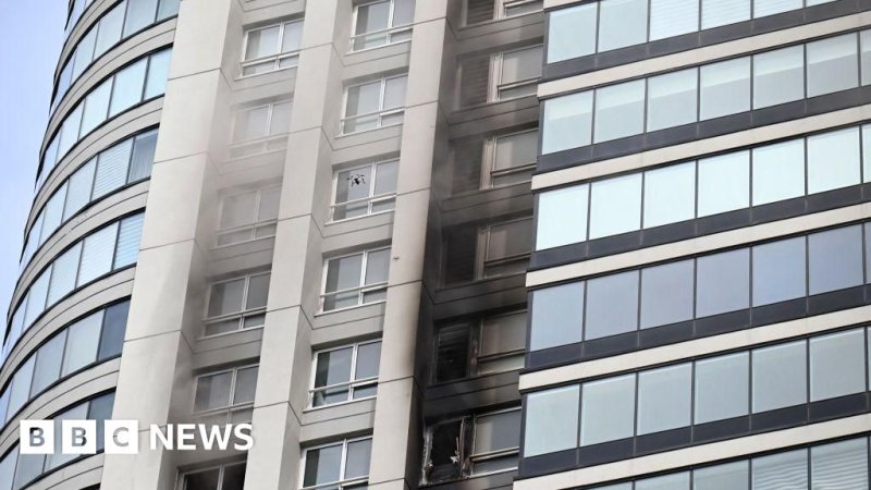 Dozens evacuated in Argentine skyscraper fire 