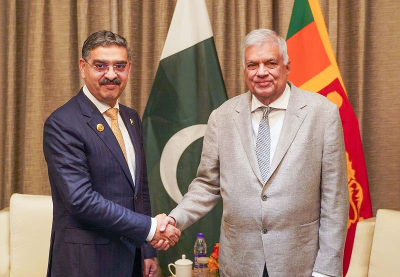 President meets Pakistani Prime Minister in Beijing