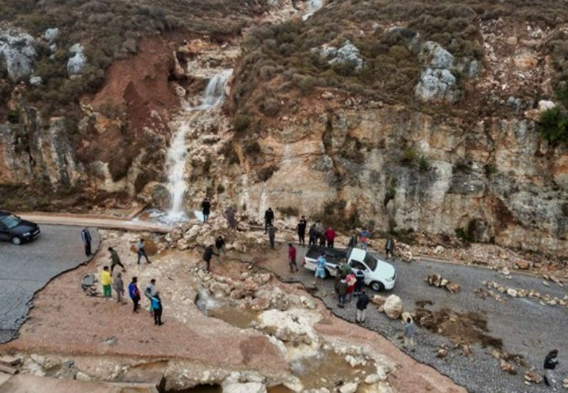 Libya floods wipe out quarter of city, 10,000 feared missing
