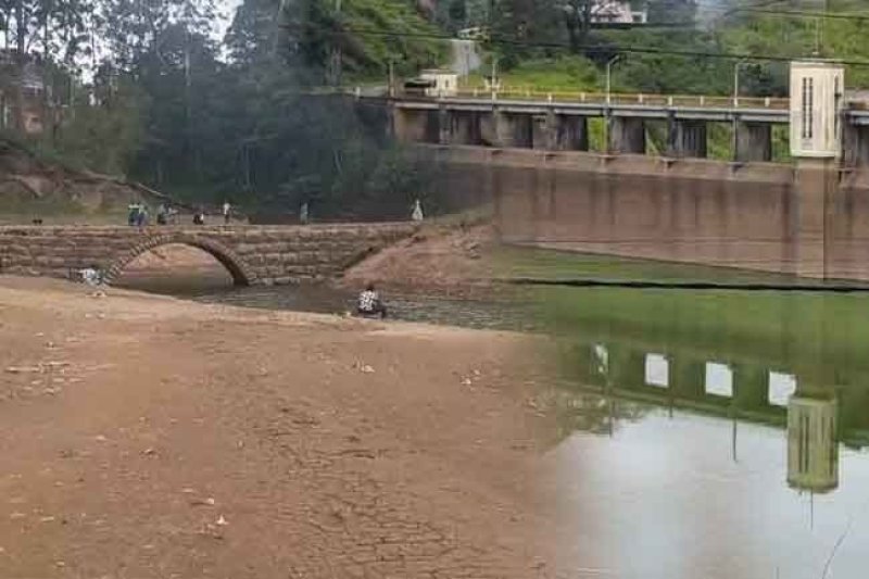 Major reservoir water levels fall to 37% across Sri Lanka