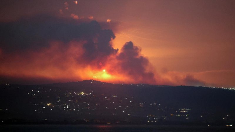 Israeli warplanes hit Beirut  kill 40 in east Lebanon 