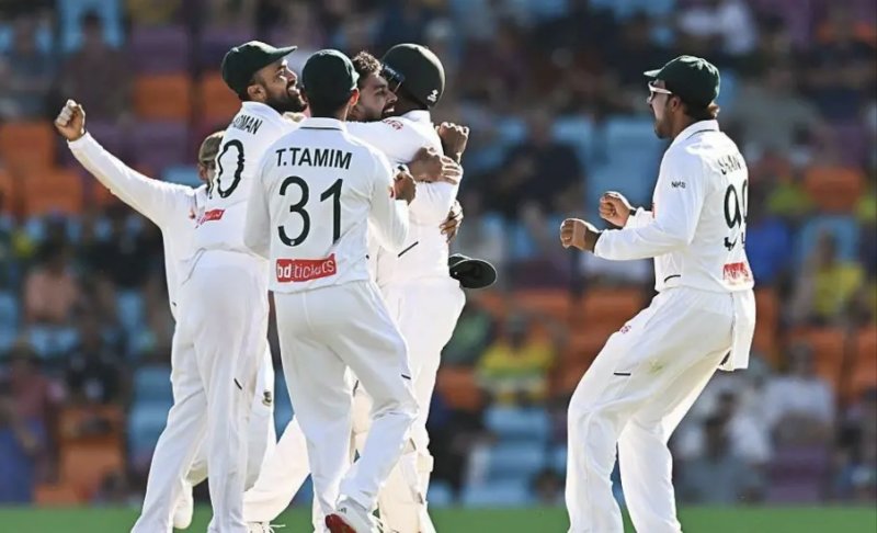 Bangladesh move closer to historic win in Australia